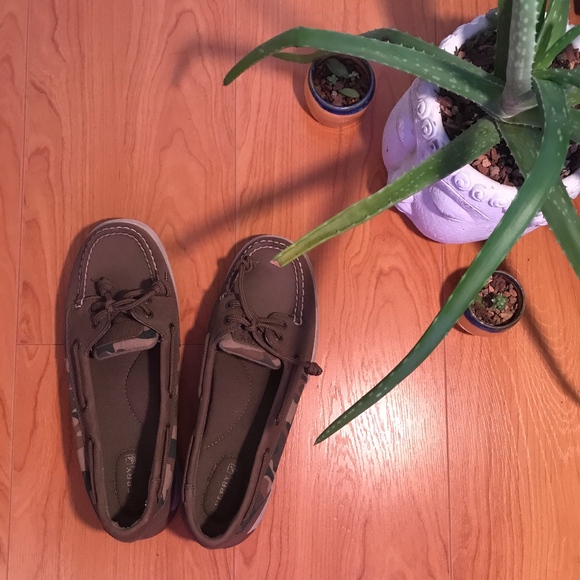 Sperry topsider with Camo detail - Picture 2 of 3